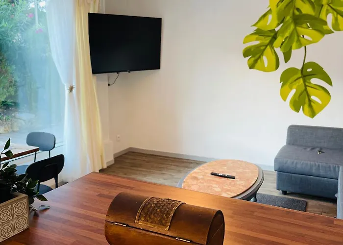 Centre Golf Juan - Beach&train Station Appartement *