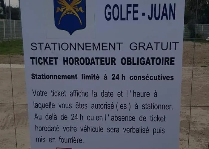 Centre Golf Juan - Beach&train Station
